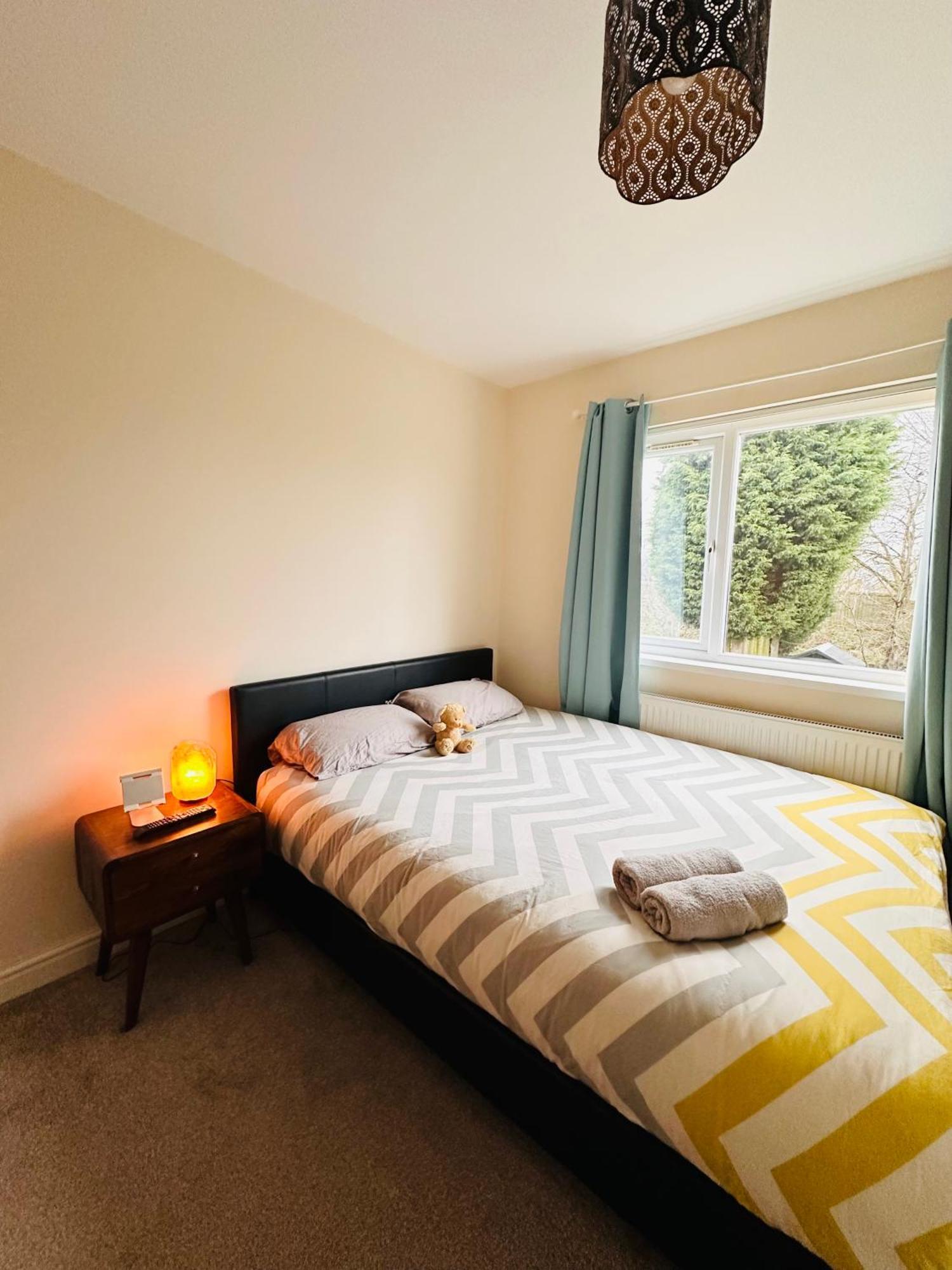 Entire 2 Beds Terrace House Near Ricoh Arena. Coventry